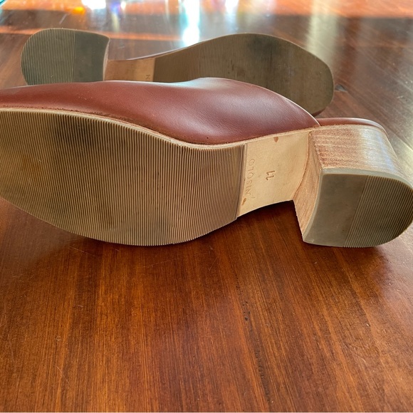 Nisolo All Day Heeled Mule 11 - Picture 9 of 10